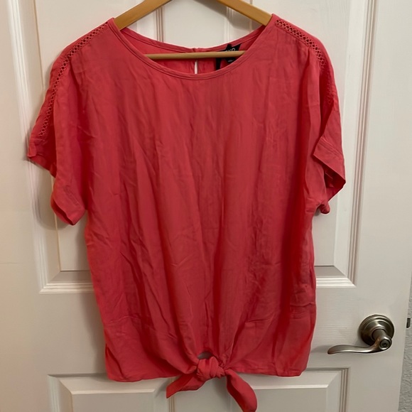 🎁NWT Buffalo David Bitton Coral Short Sleeve Blouse with Front Tie - Picture 4 of 7